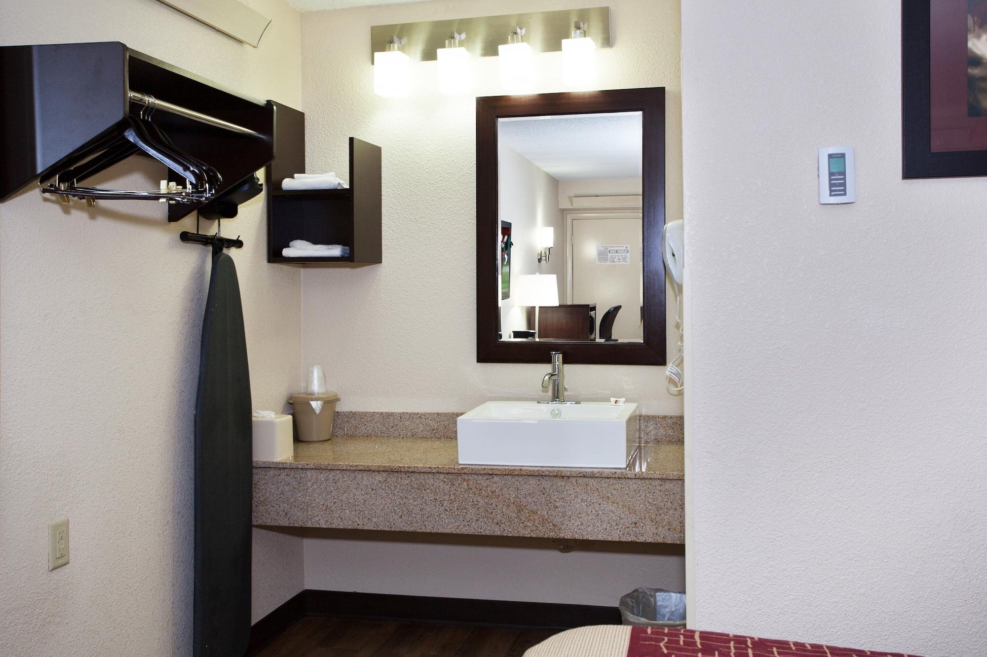 Red Roof Inn Plus+ Nashville Fairgrounds Bagian luar foto