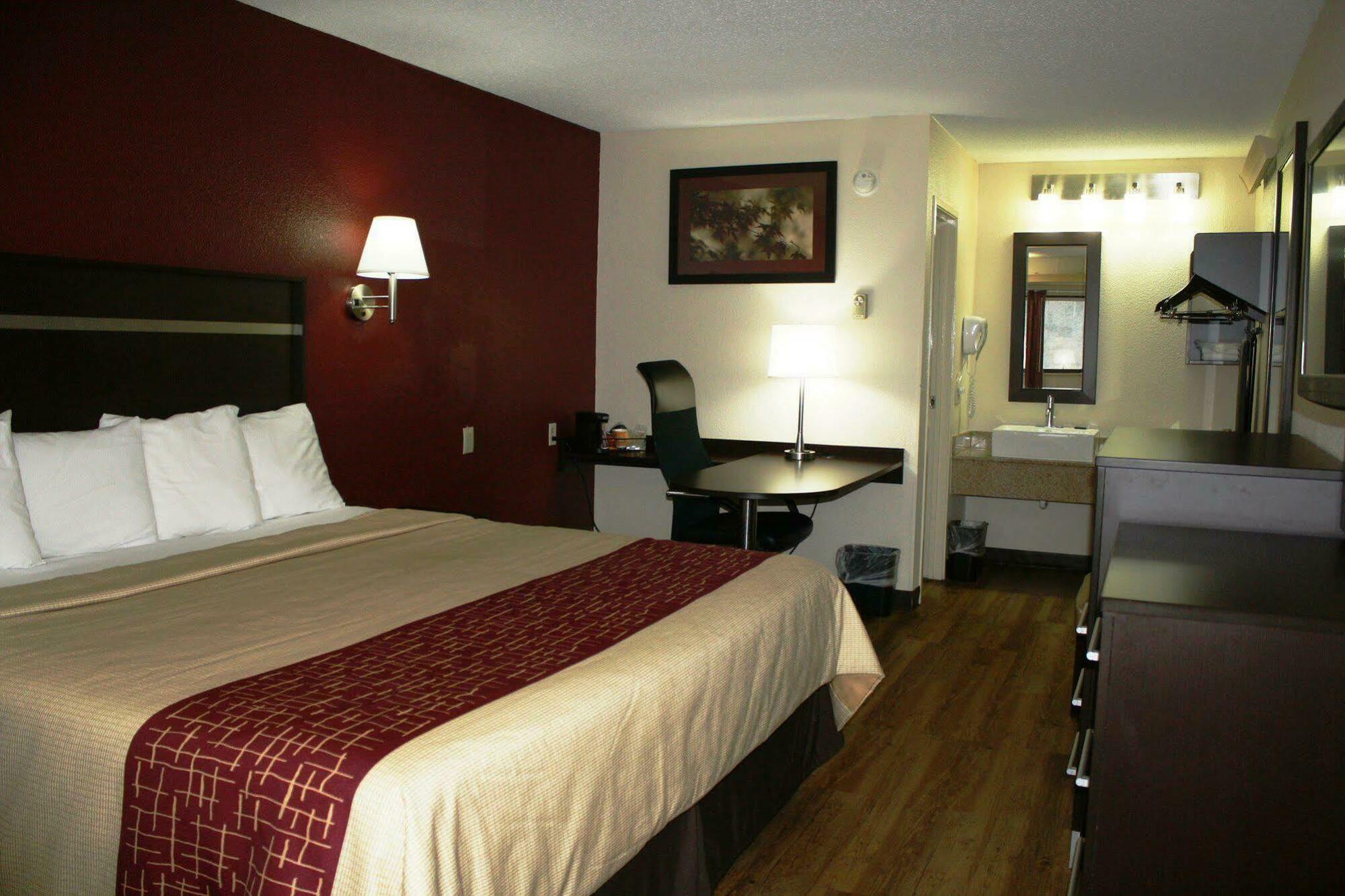 Red Roof Inn Plus+ Nashville Fairgrounds Bagian luar foto